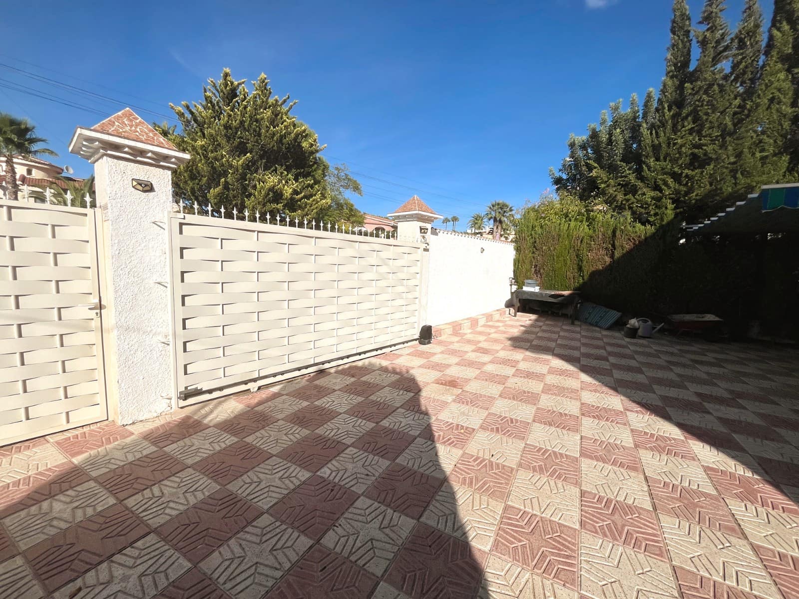 4 bedroom Villa for sale in Ciudad Quesada with pool garage - € 549,995 (Ref: 10160446)