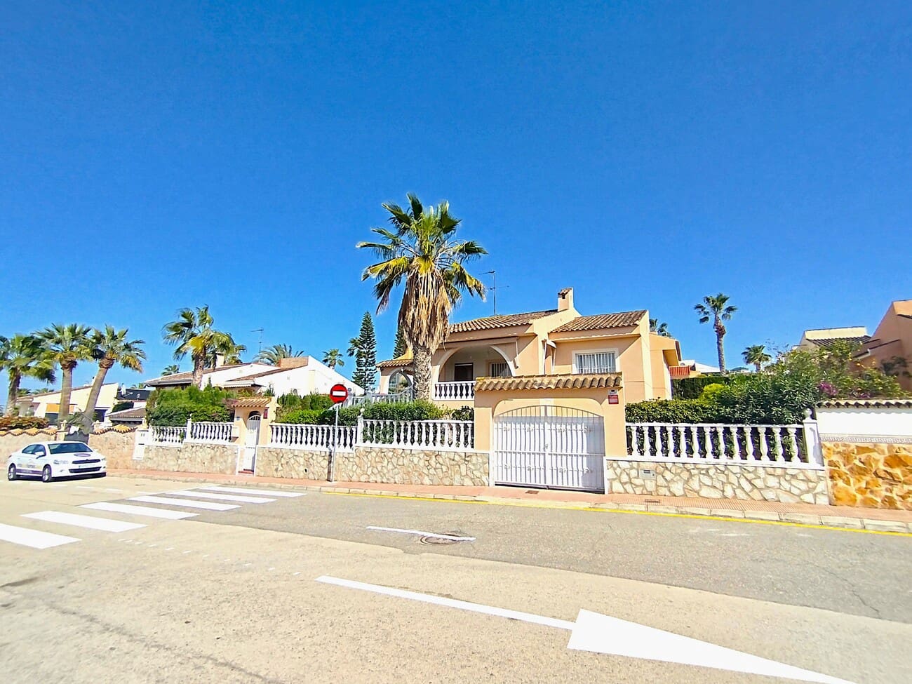 4 bedroom Villa for sale in Pueblo Lucero with pool garage - € 380,000 (Ref: 10166981)