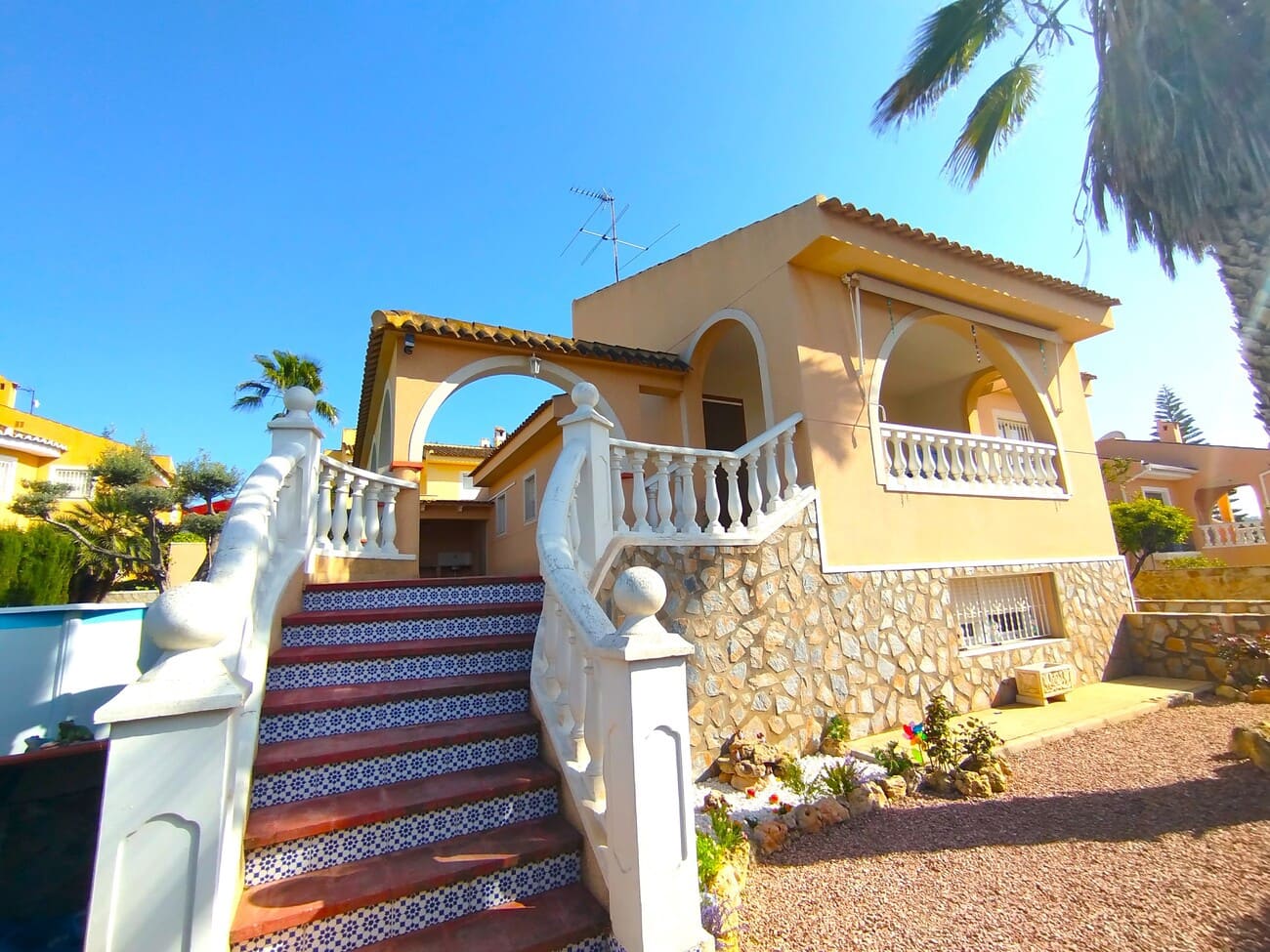 4 bedroom Villa for sale in Pueblo Lucero with pool garage - € 380,000 (Ref: 10166981)