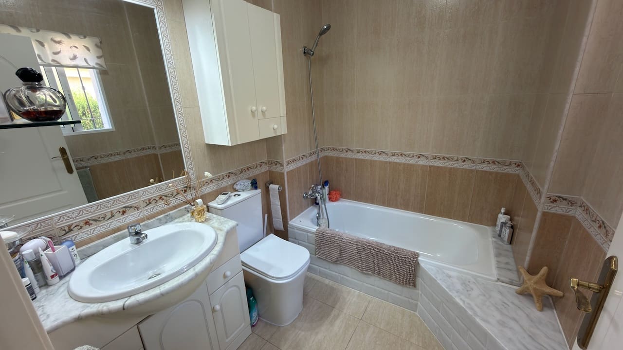3 Zimmer Villa zu verkaufen in Los Montesinos mit Pool Garage - 299.995 € (Ref: 10166982)