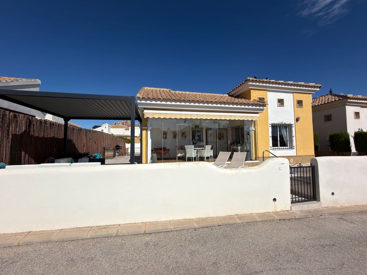3 Zimmer Villa zu verkaufen in Los Montesinos mit Pool Garage - 299.995 € (Ref: 10166982)