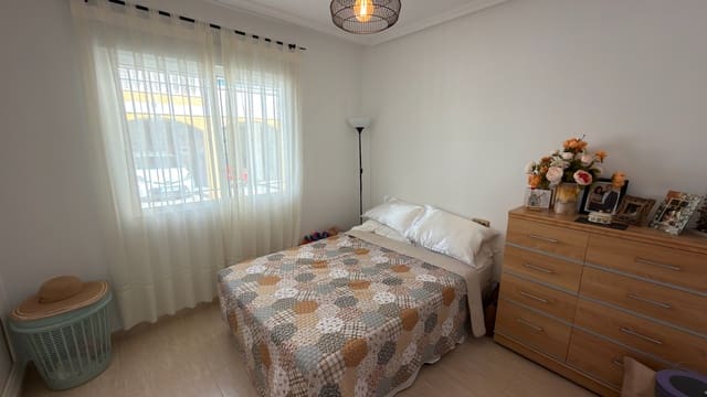 Chalet de 3 habitaciones en Los Montesinos en venta con piscina garaje - 299.995 € (Ref: 10166982)