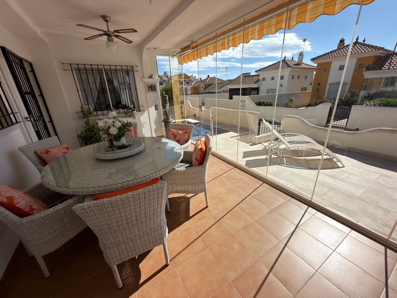 3 Zimmer Villa zu verkaufen in Los Montesinos mit Pool Garage - 299.995 € (Ref: 10166982)