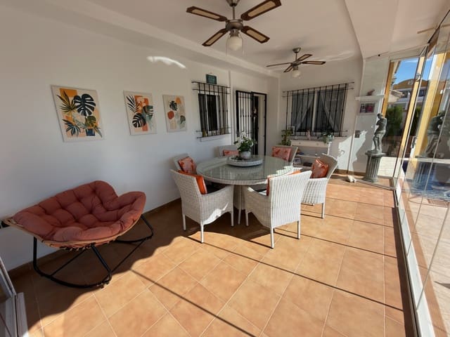 Chalet de 3 habitaciones en Los Montesinos en venta con piscina garaje - 299.995 € (Ref: 10166982)