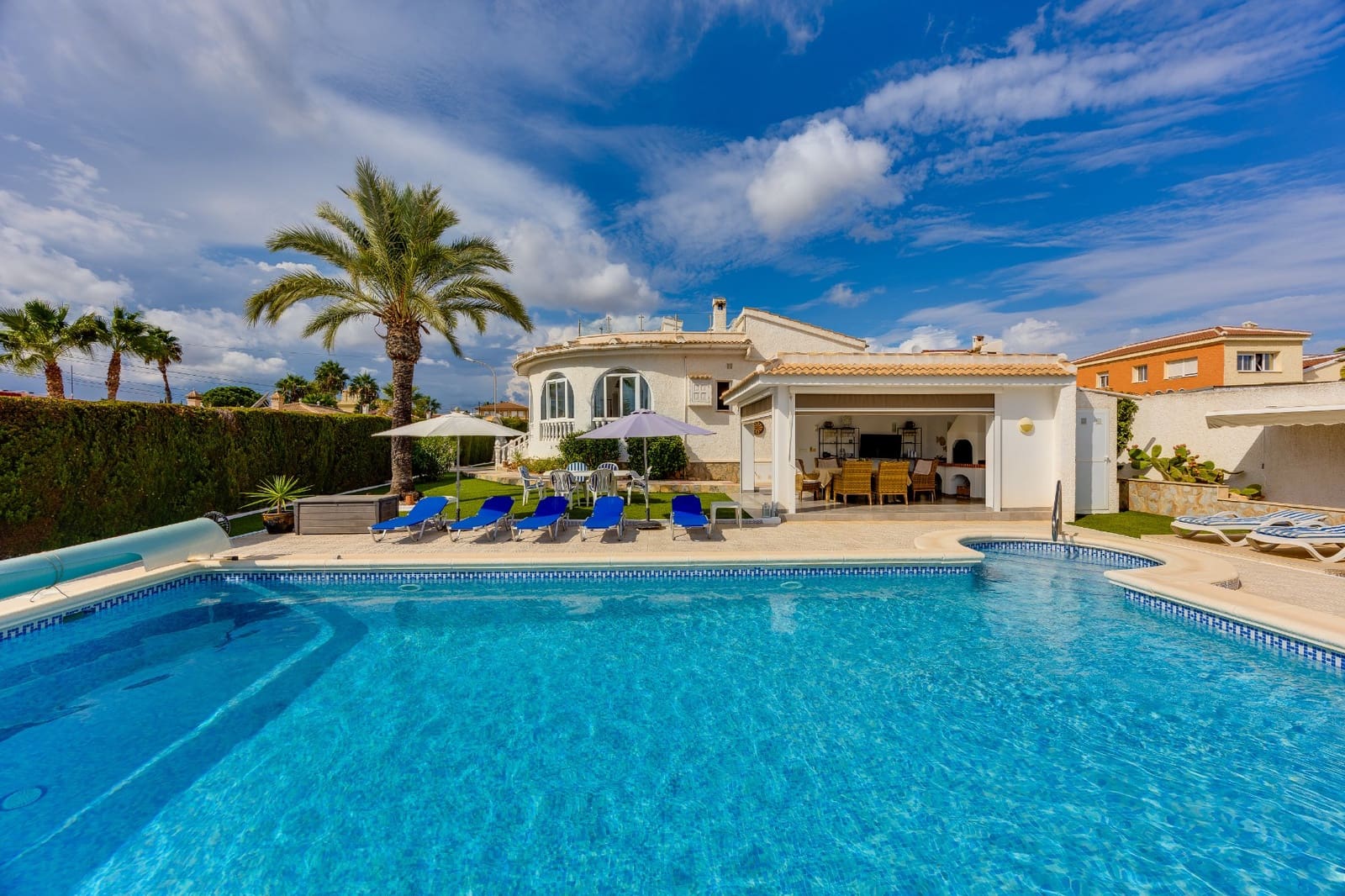 Chalet de 4 habitaciones en Ciudad Quesada en venta con piscina garaje - 599.000 € (Ref: 10167278)