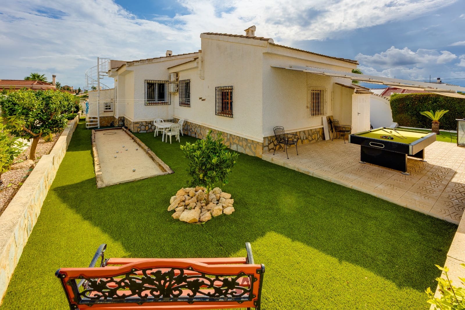Chalet de 4 habitaciones en Ciudad Quesada en venta con piscina garaje - 599.000 € (Ref: 10167278)