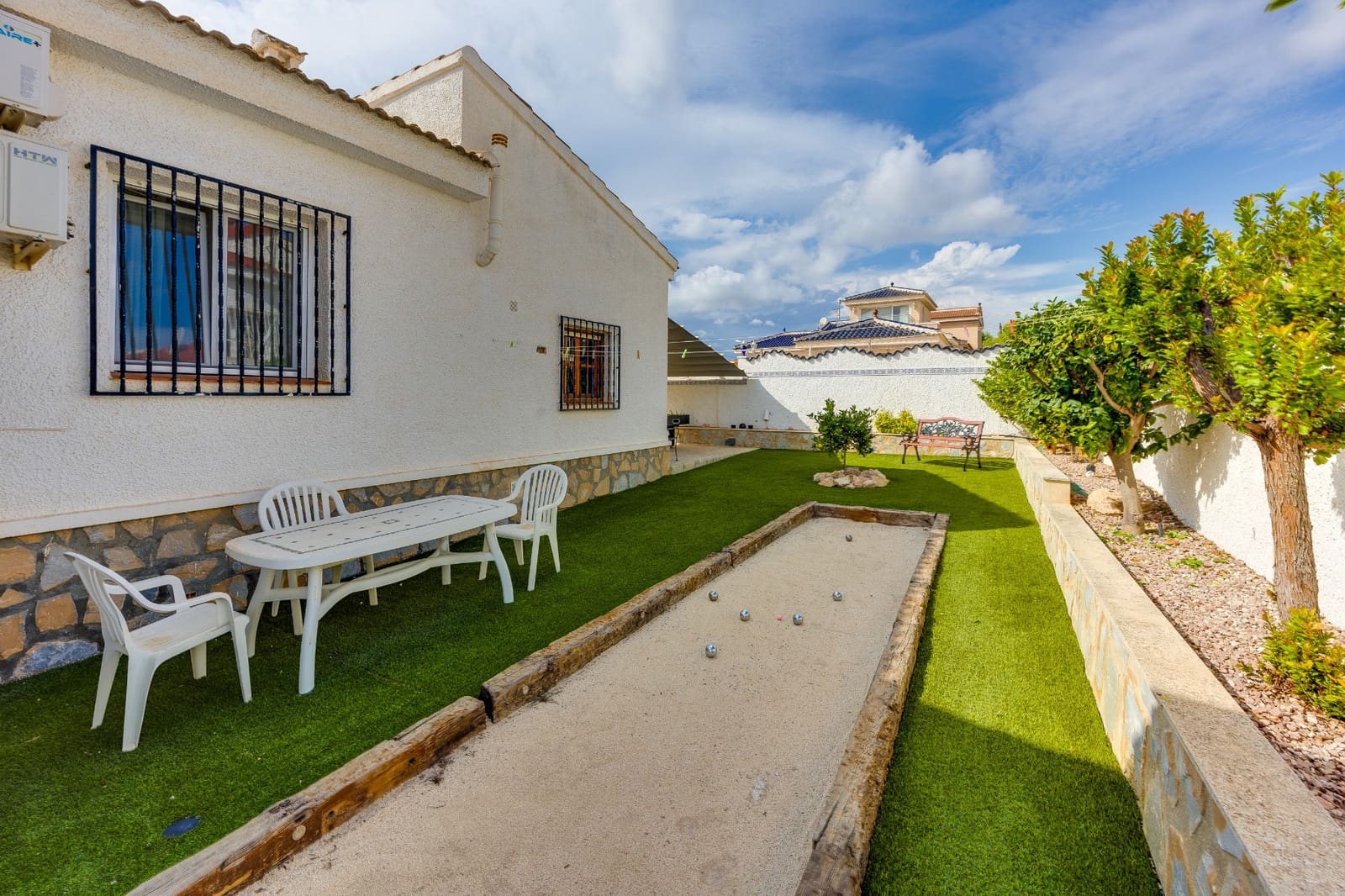 Chalet de 4 habitaciones en Ciudad Quesada en venta con piscina garaje - 599.000 € (Ref: 10167278)