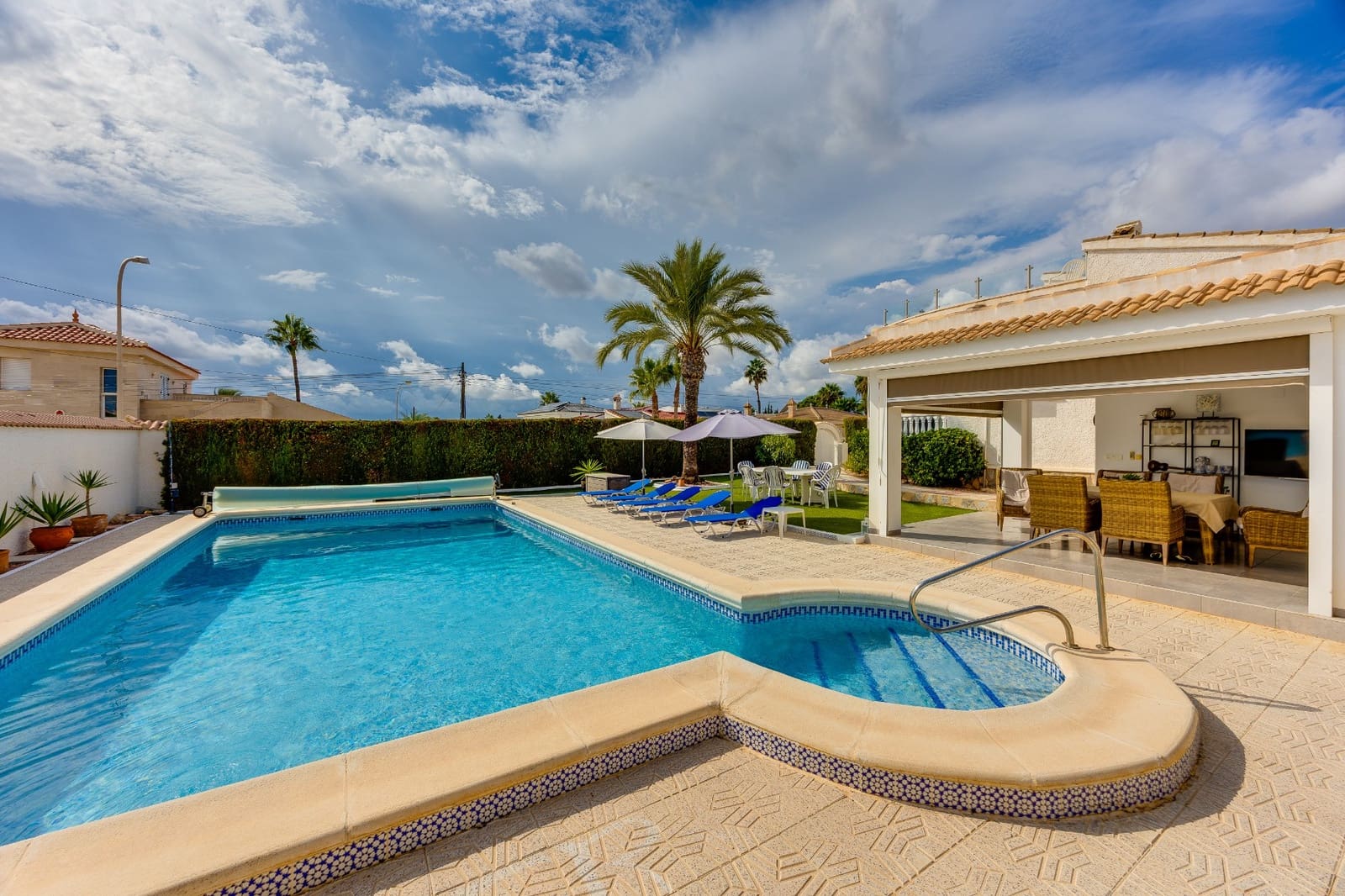 Chalet de 4 habitaciones en Ciudad Quesada en venta con piscina garaje - 599.000 € (Ref: 10167278)