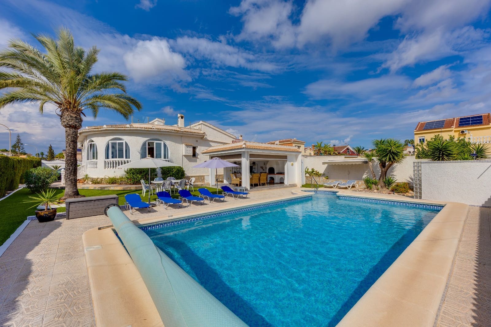 Chalet de 4 habitaciones en Ciudad Quesada en venta con piscina garaje - 599.000 € (Ref: 10167278)