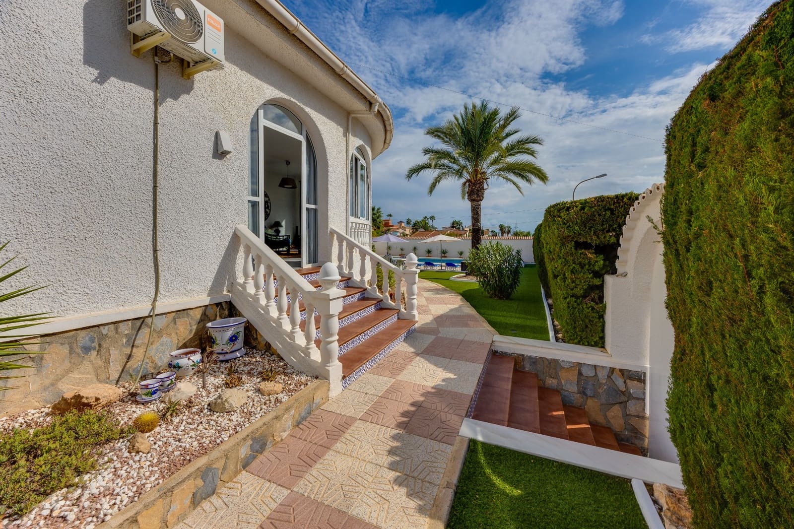 Chalet de 4 habitaciones en Ciudad Quesada en venta con piscina garaje - 599.000 € (Ref: 10167278)