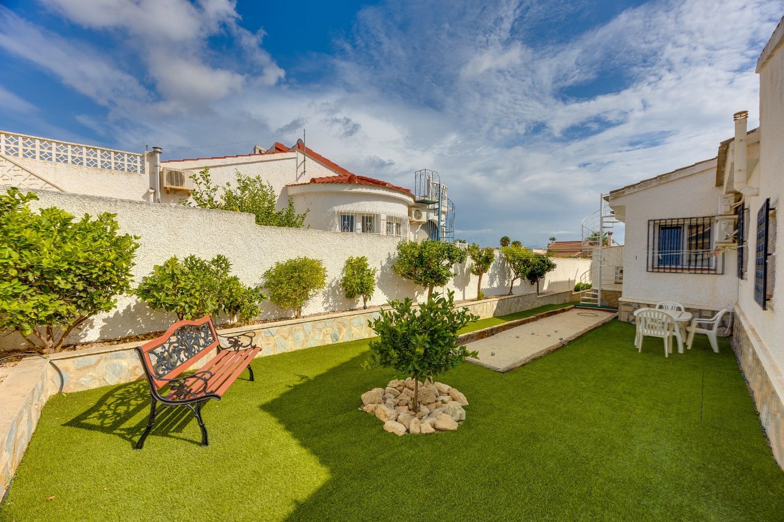 Chalet de 4 habitaciones en Ciudad Quesada en venta con piscina garaje - 599.000 € (Ref: 10167278)