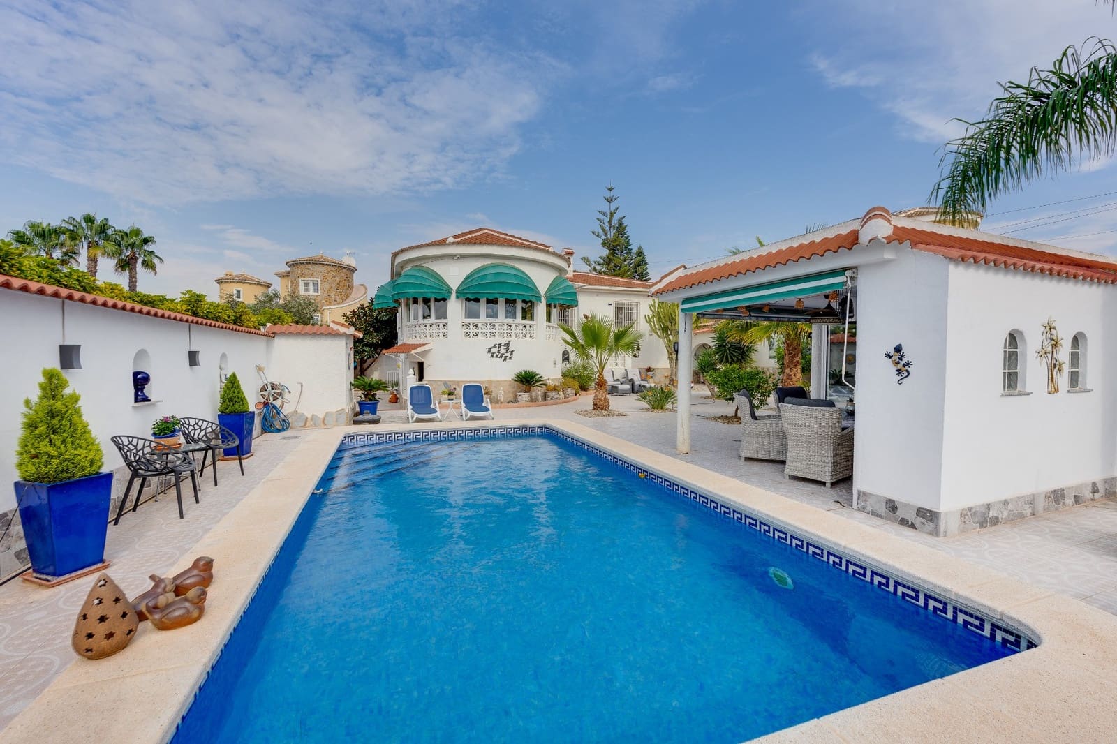 4 bedroom Villa for sale in Rojales with pool garage - € 549,000 (Ref: 10167279)