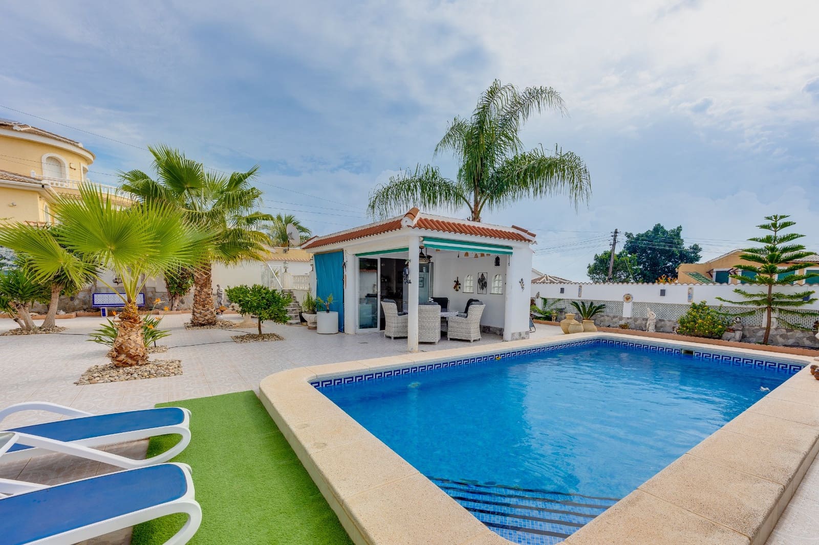 4 bedroom Villa for sale in Rojales with pool garage - € 549,000 (Ref: 10167279)