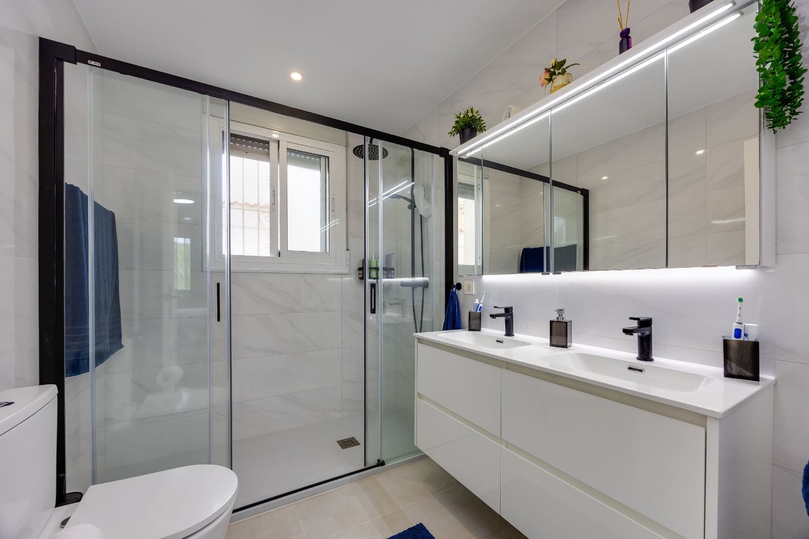 4 bedroom Villa for sale in Rojales with pool garage - € 549,000 (Ref: 10167279)