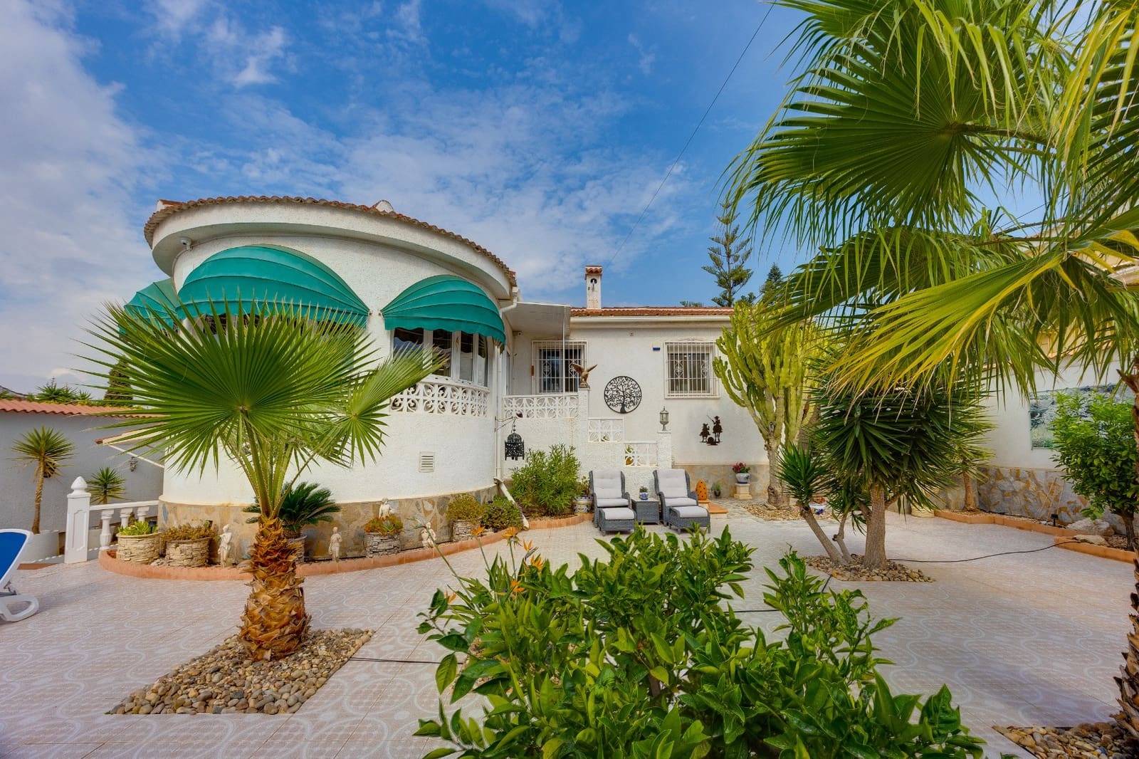 4 bedroom Villa for sale in Rojales with pool garage - € 549,000 (Ref: 10167279)