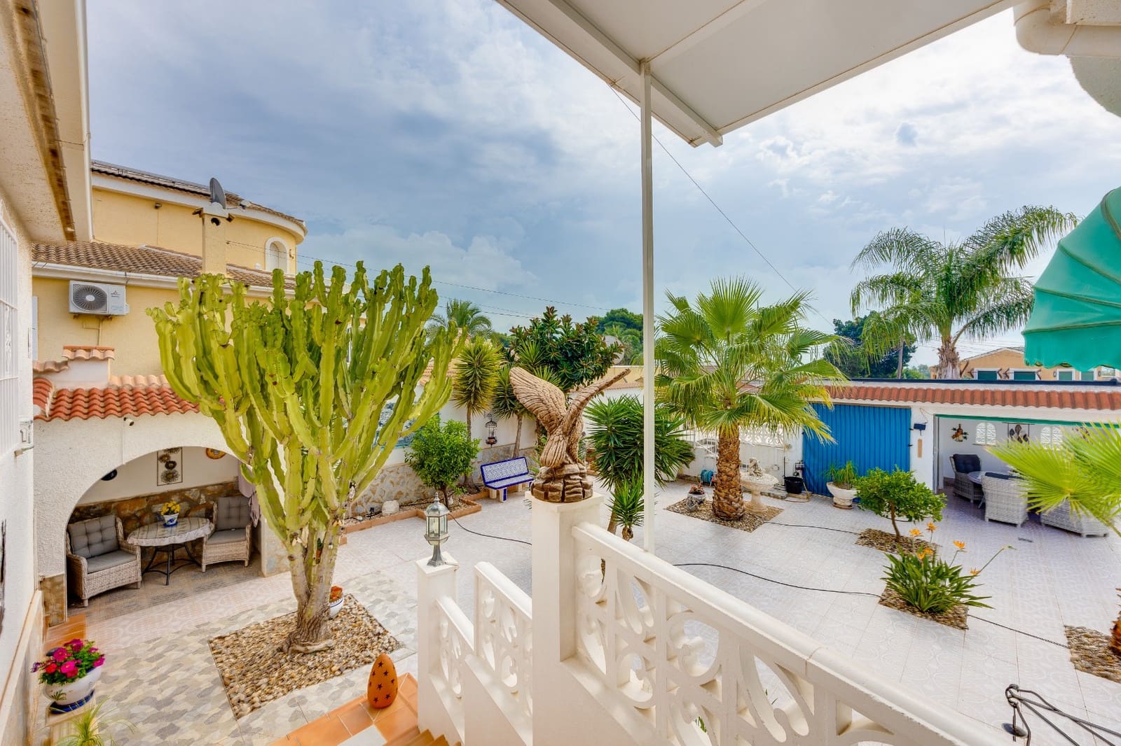 4 bedroom Villa for sale in Rojales with pool garage - € 549,000 (Ref: 10167279)