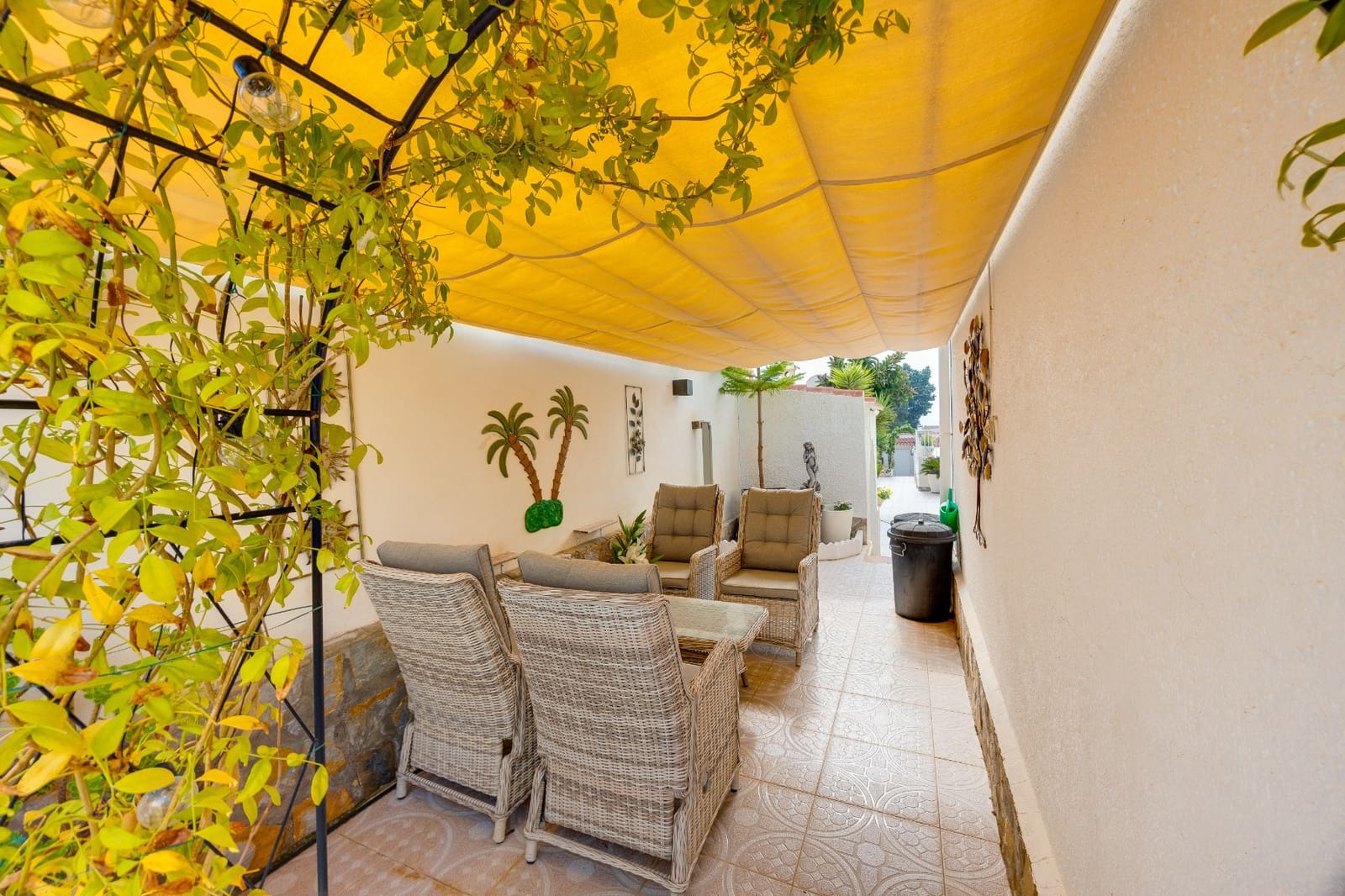 4 bedroom Villa for sale in Rojales with pool garage - € 549,000 (Ref: 10167279)
