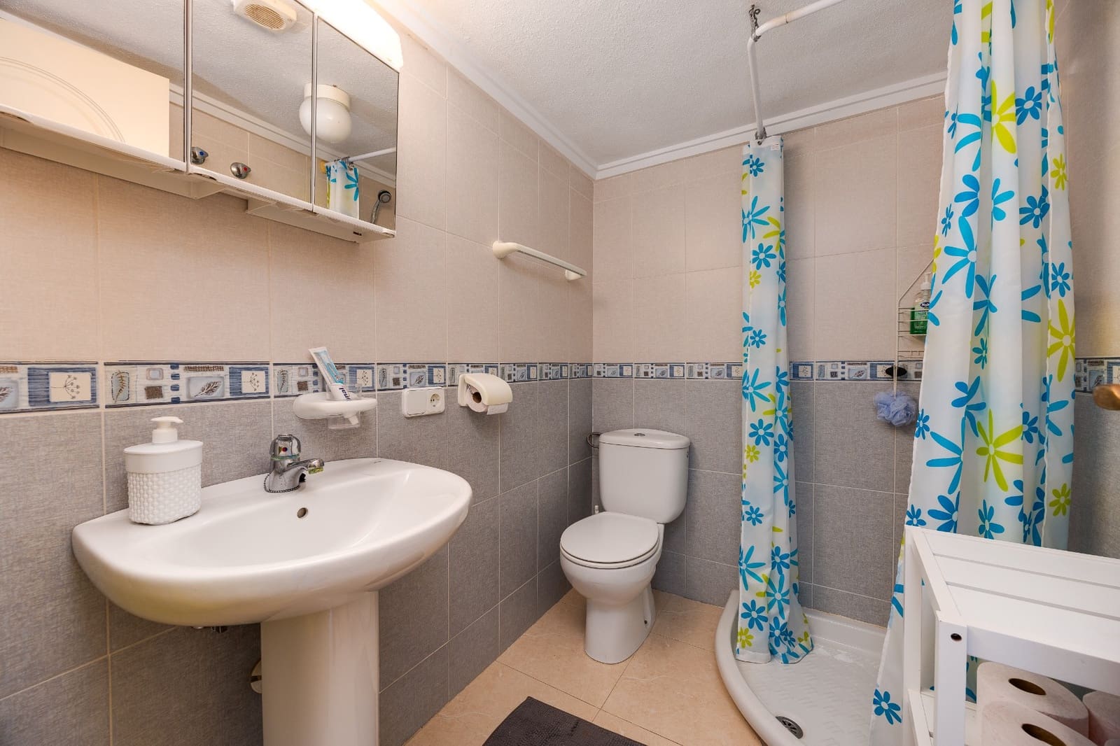 4 bedroom Villa for sale in Rojales with pool garage - € 549,000 (Ref: 10167279)