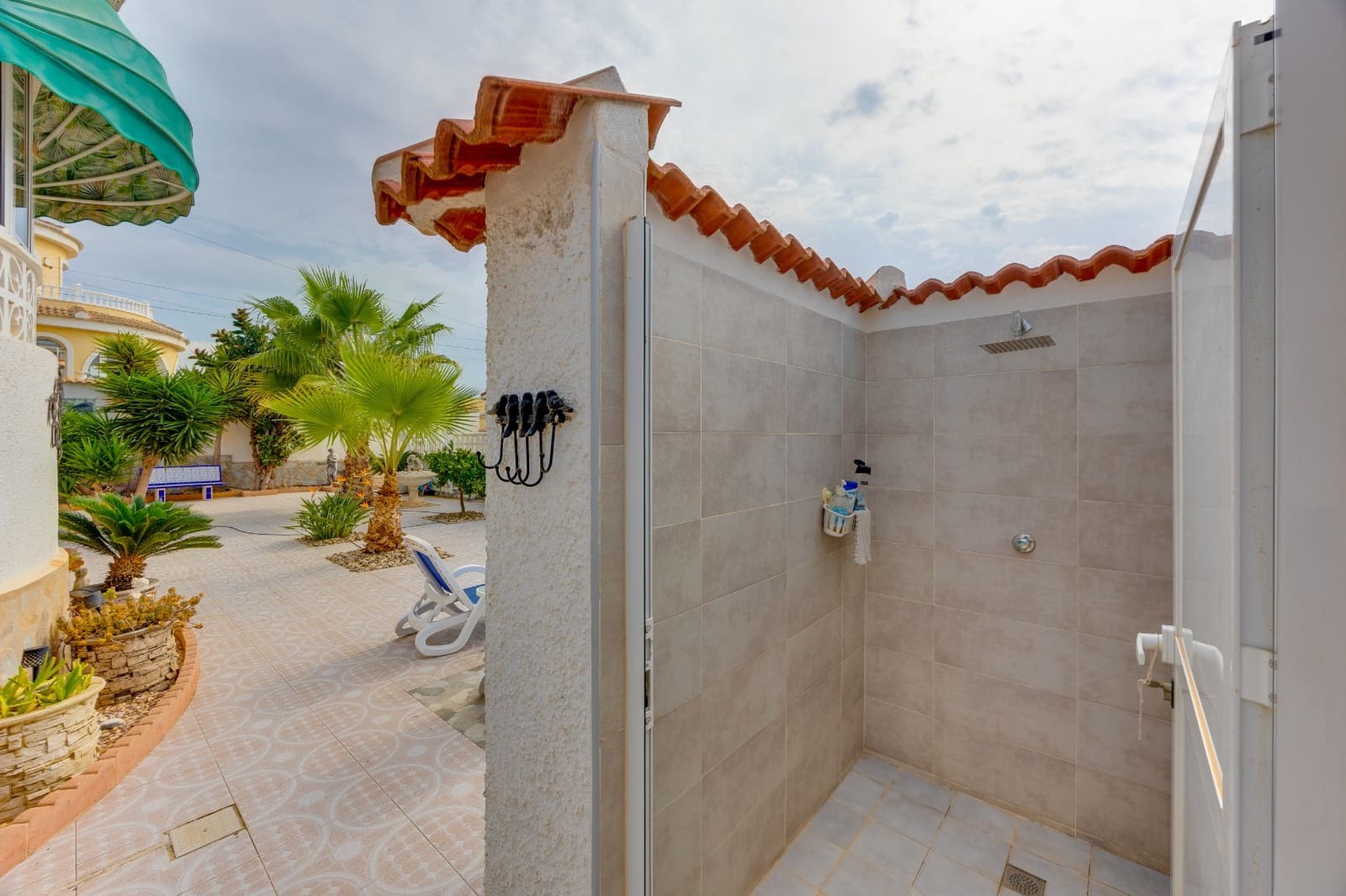 4 bedroom Villa for sale in Rojales with pool garage - € 549,000 (Ref: 10167279)