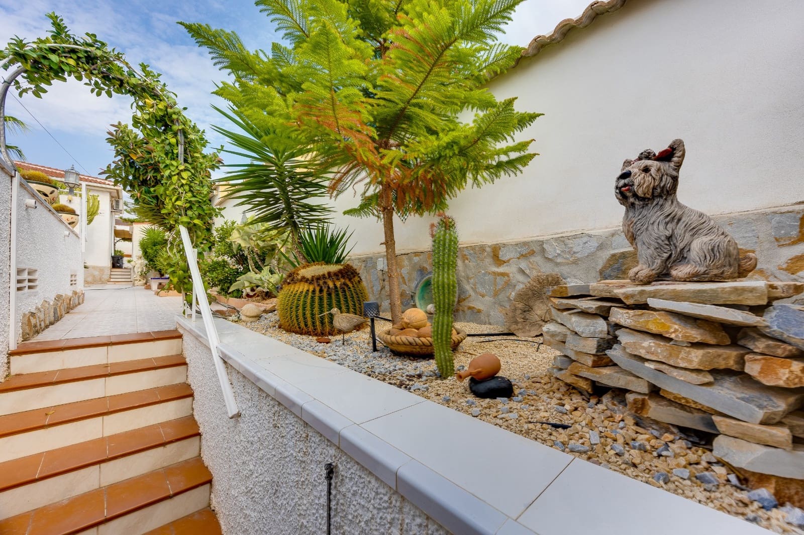 4 bedroom Villa for sale in Rojales with pool garage - € 549,000 (Ref: 10167279)