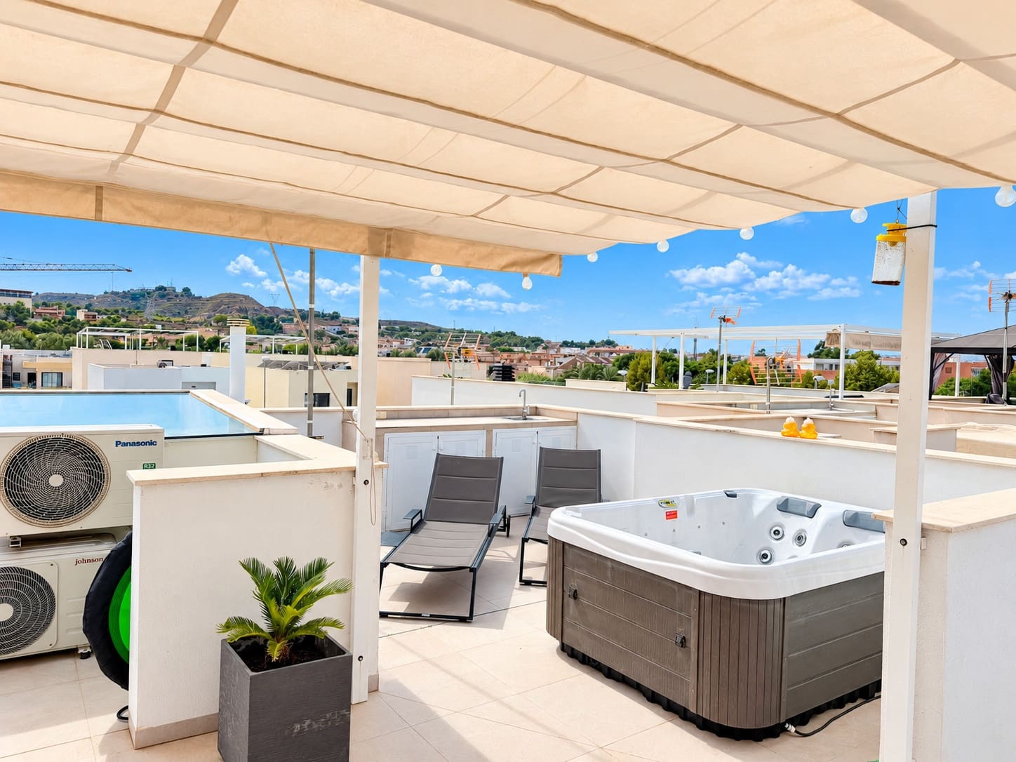Chalet de 3 habitaciones en Ciudad Quesada en venta con piscina - 380.000 € (Ref: 10170333)