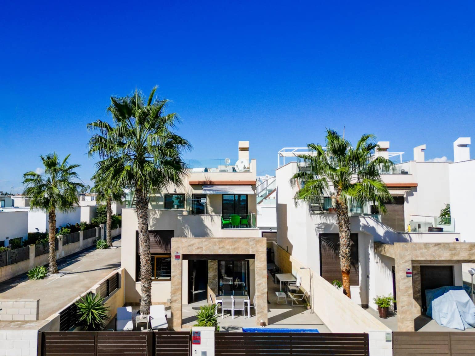 3 bedroom Villa for sale in Pueblo Bravo with pool garage - € 369,969 (Ref: 10170338)