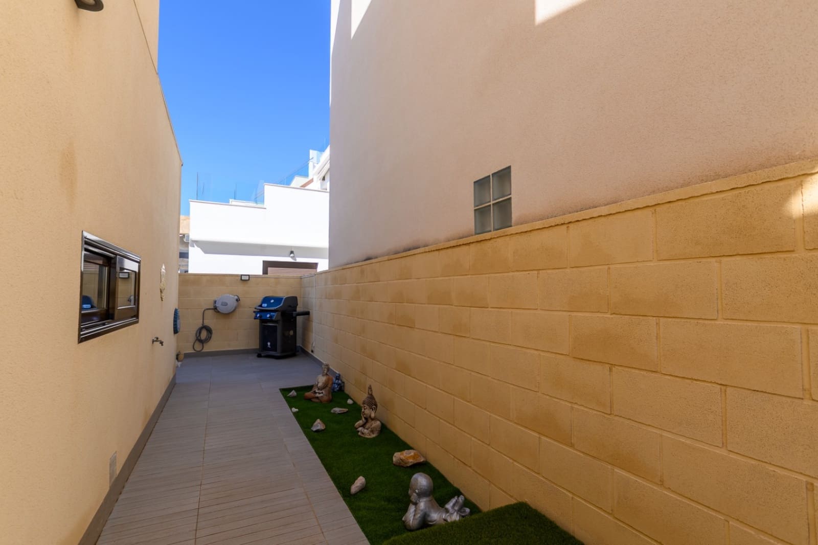 3 bedroom Villa for sale in Pueblo Bravo with pool garage - € 369,969 (Ref: 10170338)