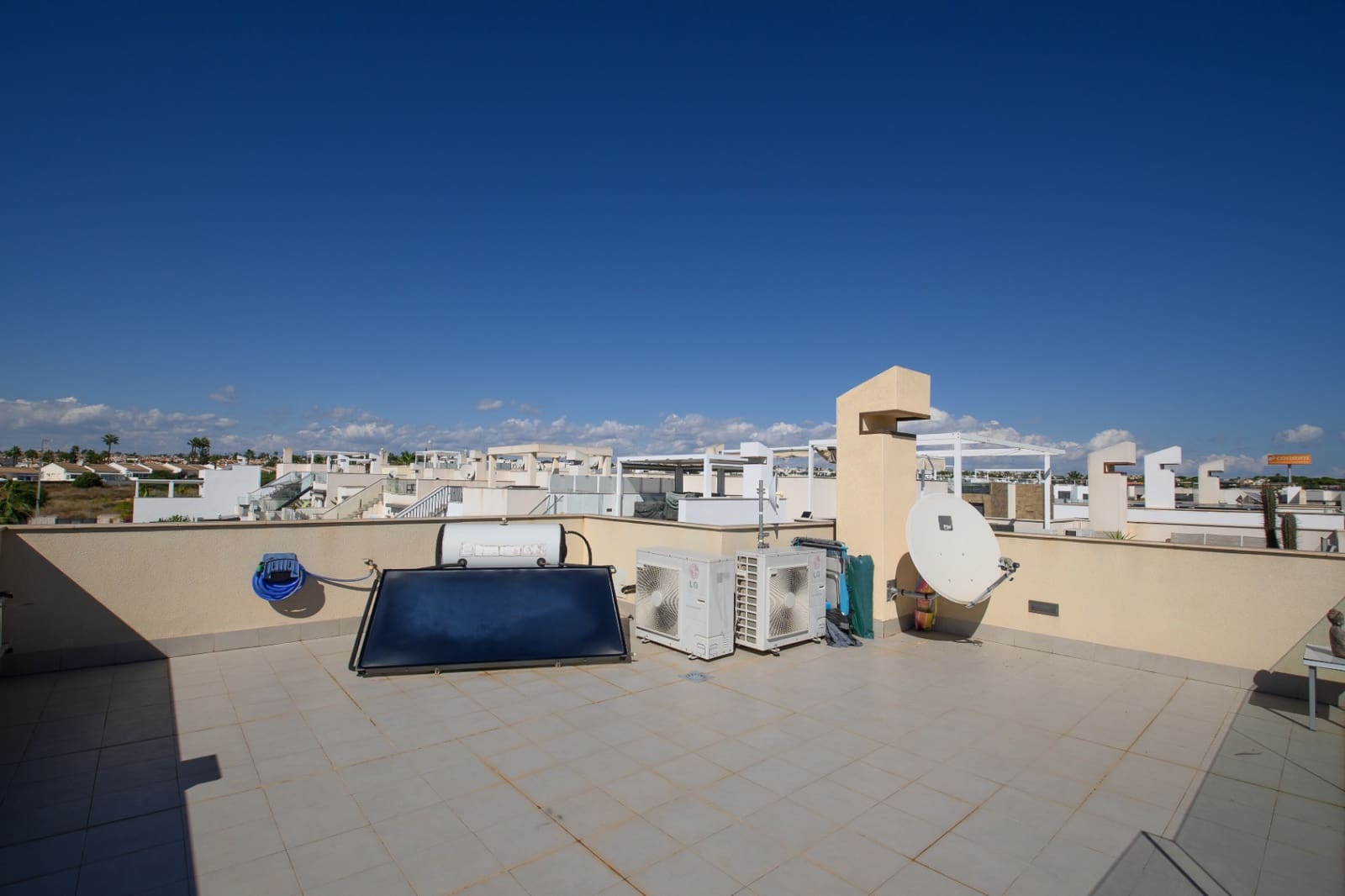 3 bedroom Villa for sale in Pueblo Bravo with pool garage - € 369,969 (Ref: 10170338)
