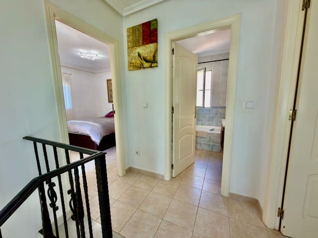 3 slaapkamer Villa te koop in Doña Pepa, Rojales met zwembad garage - € 269.995 (Ref: 10175694)