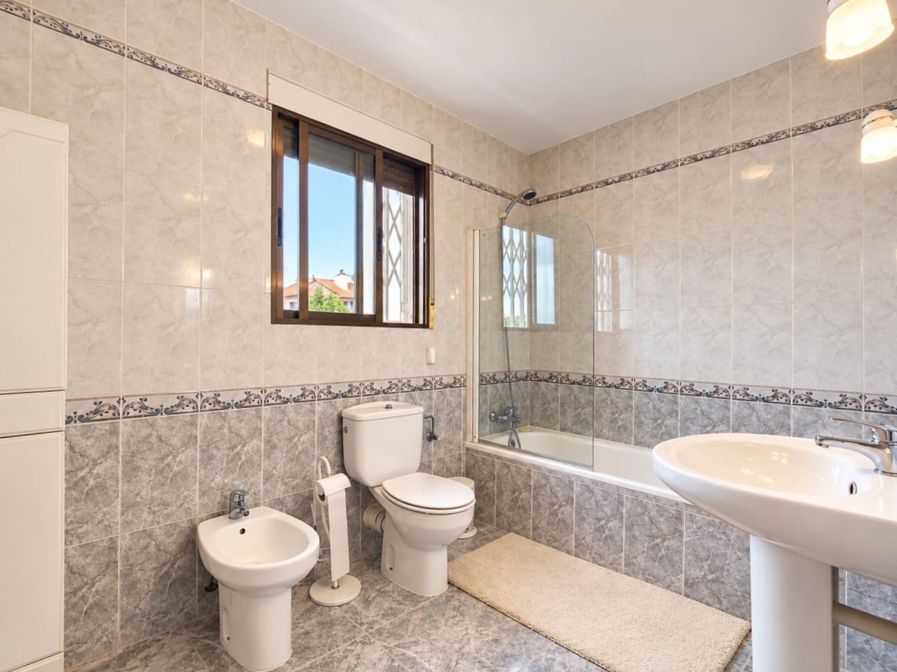 5 slaapkamer Huis te koop in Torrevieja met zwembad garage - € 350.000 (Ref: 10182051)