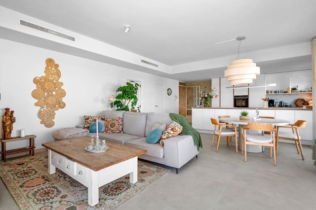 Chalet de 3 habitaciones en San Miguel de Salinas en venta con piscina garaje - 1.049.000 € (Ref: 10183397)