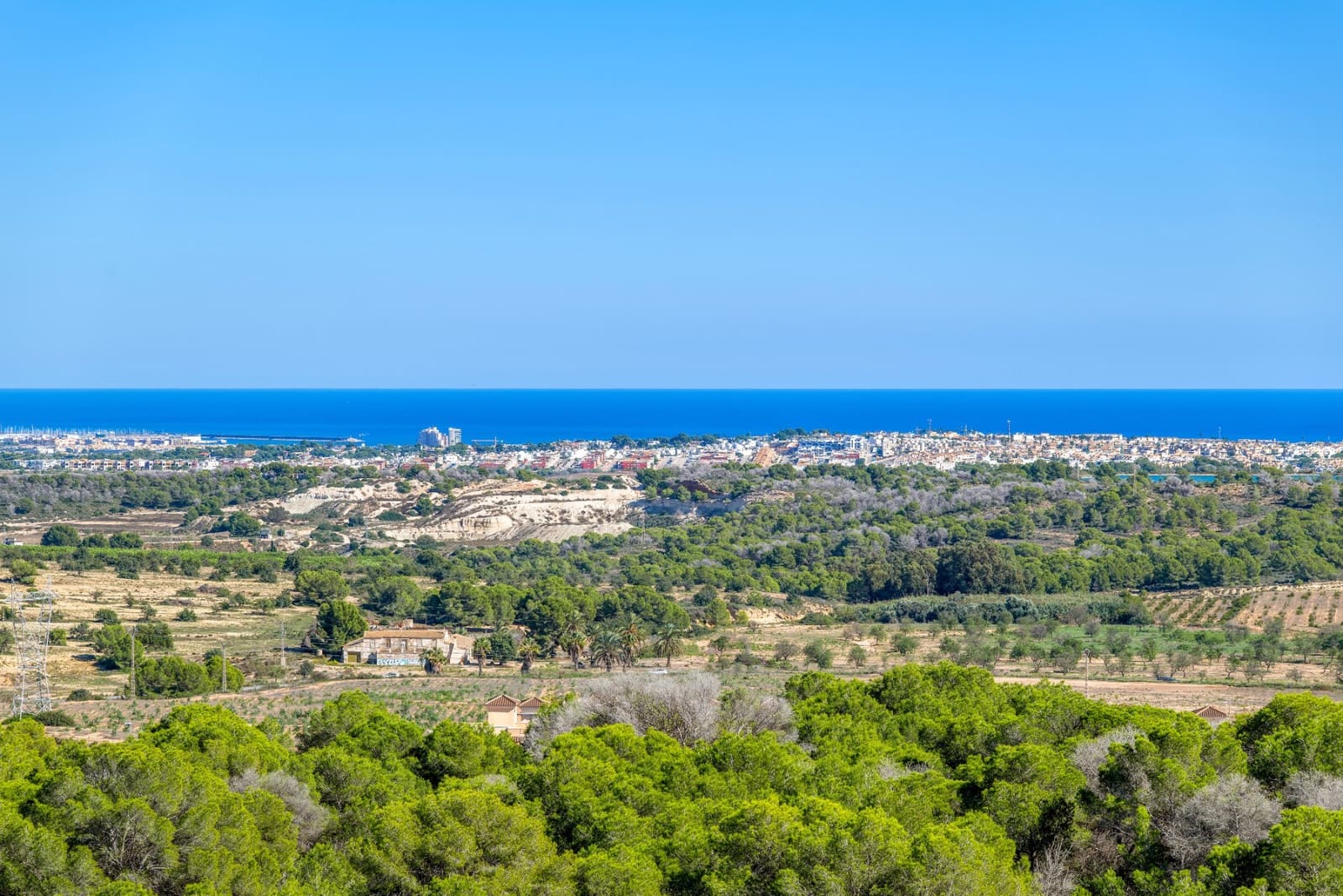 Chalet de 3 habitaciones en San Miguel de Salinas en venta con piscina garaje - 1.049.000 € (Ref: 10183397)