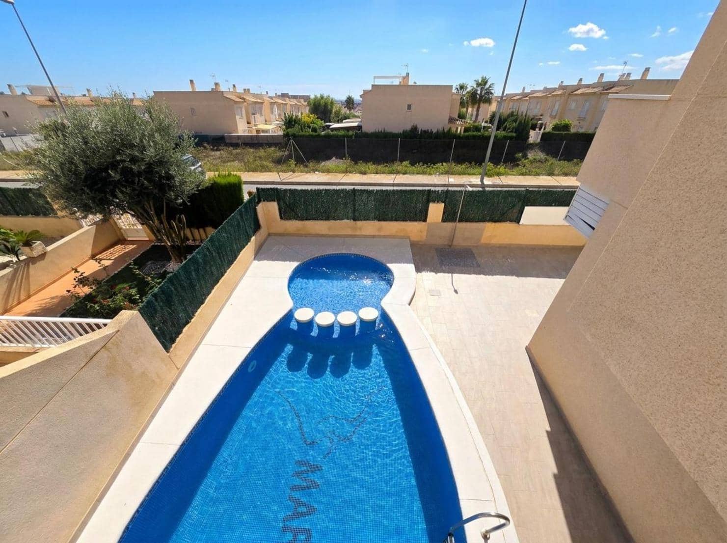 2 soveværelse Lejlighed til salg i Ciudad Quesada med swimmingpool - € 149.000 (Ref: 10183582)