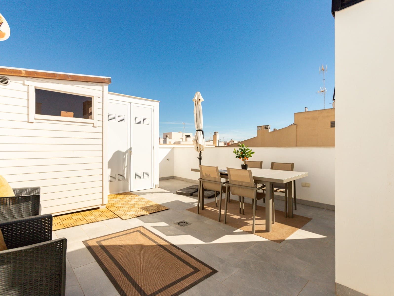 3 bedroom Apartment for sale in Torrevieja with pool garage - € 379,000 (Ref: 10183584)