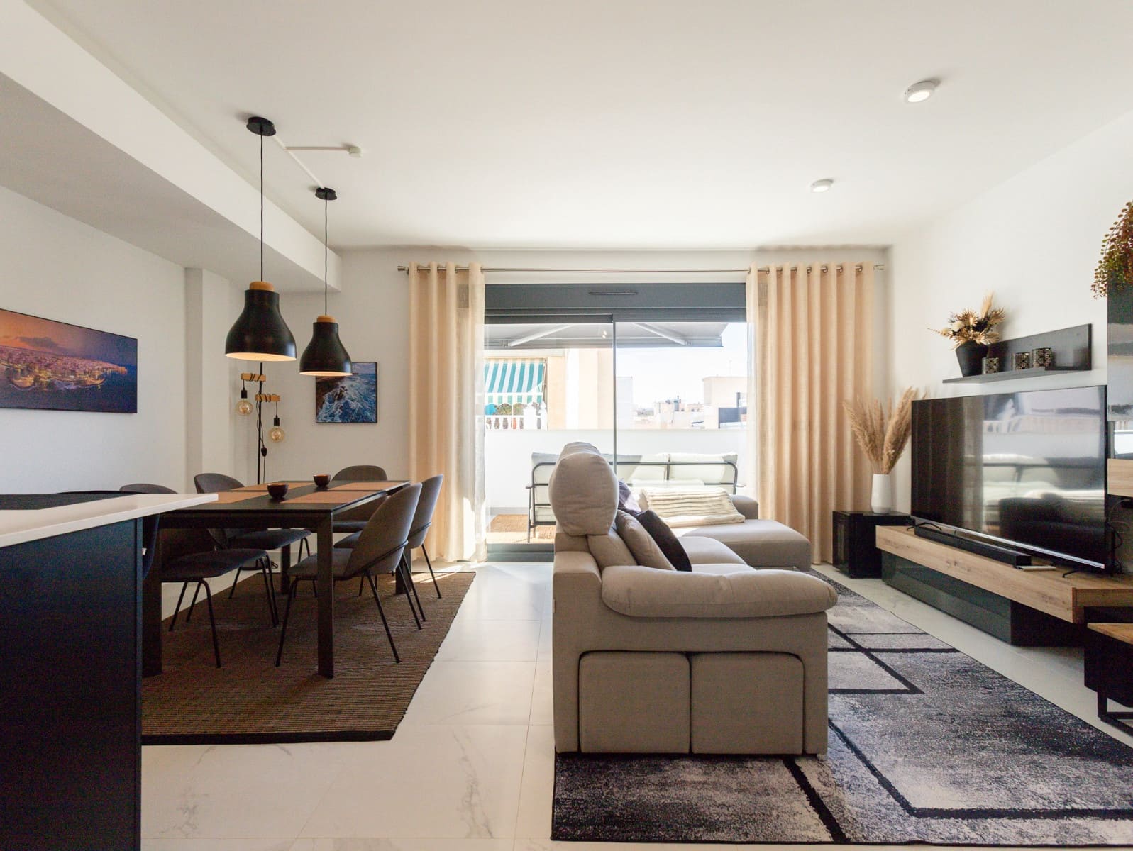 3 bedroom Apartment for sale in Torrevieja with pool garage - € 379,000 (Ref: 10183584)