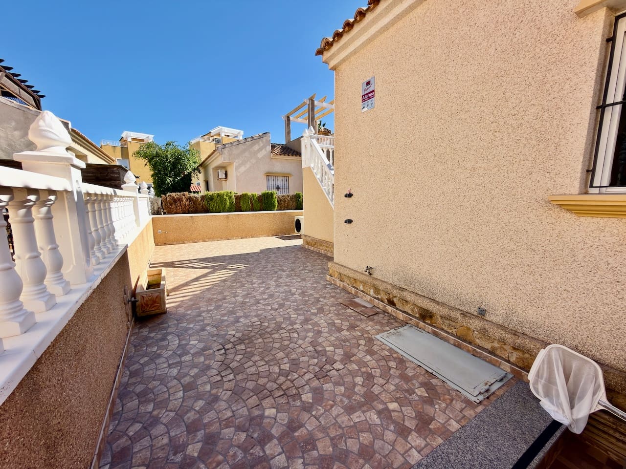 3 Zimmer Villa zu verkaufen in Guardamar del Segura mit Pool Garage - 399.995 € (Ref: 10183585)