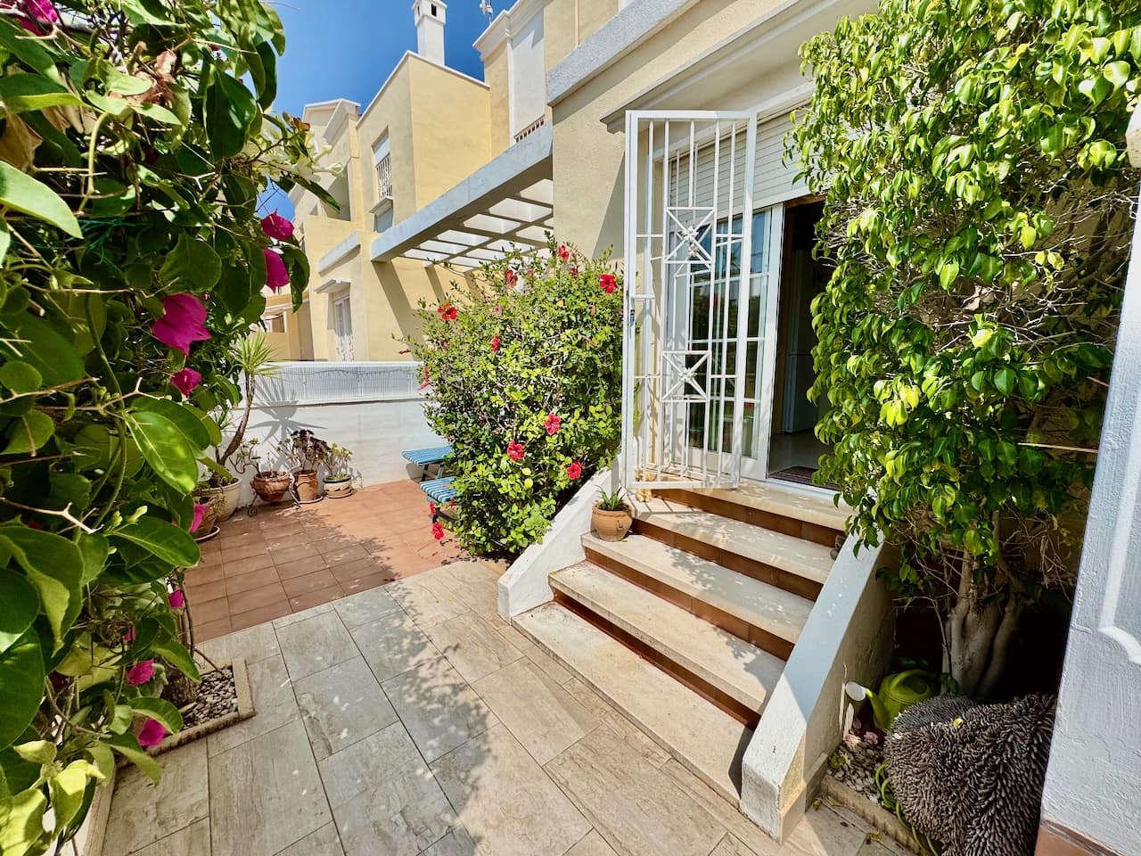 3 bedroom Villa for sale in Ciudad Quesada with pool - € 195,000 (Ref: 9041285)