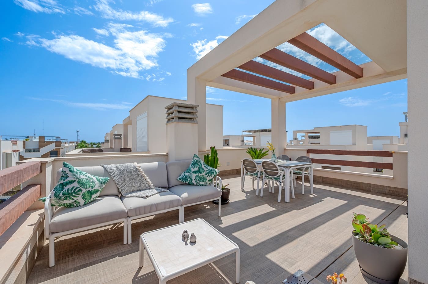 Chalet de 3 habitaciones en Ciudad Quesada en venta con piscina - 475.000 € (Ref: 9072032)