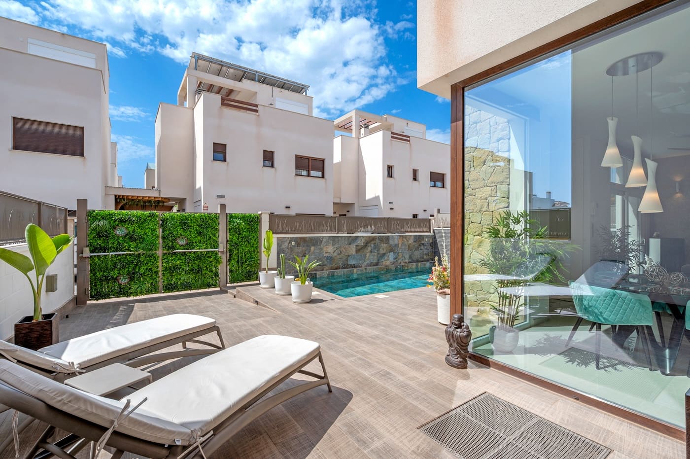 Chalet de 3 habitaciones en Ciudad Quesada en venta con piscina - 475.000 € (Ref: 9072032)