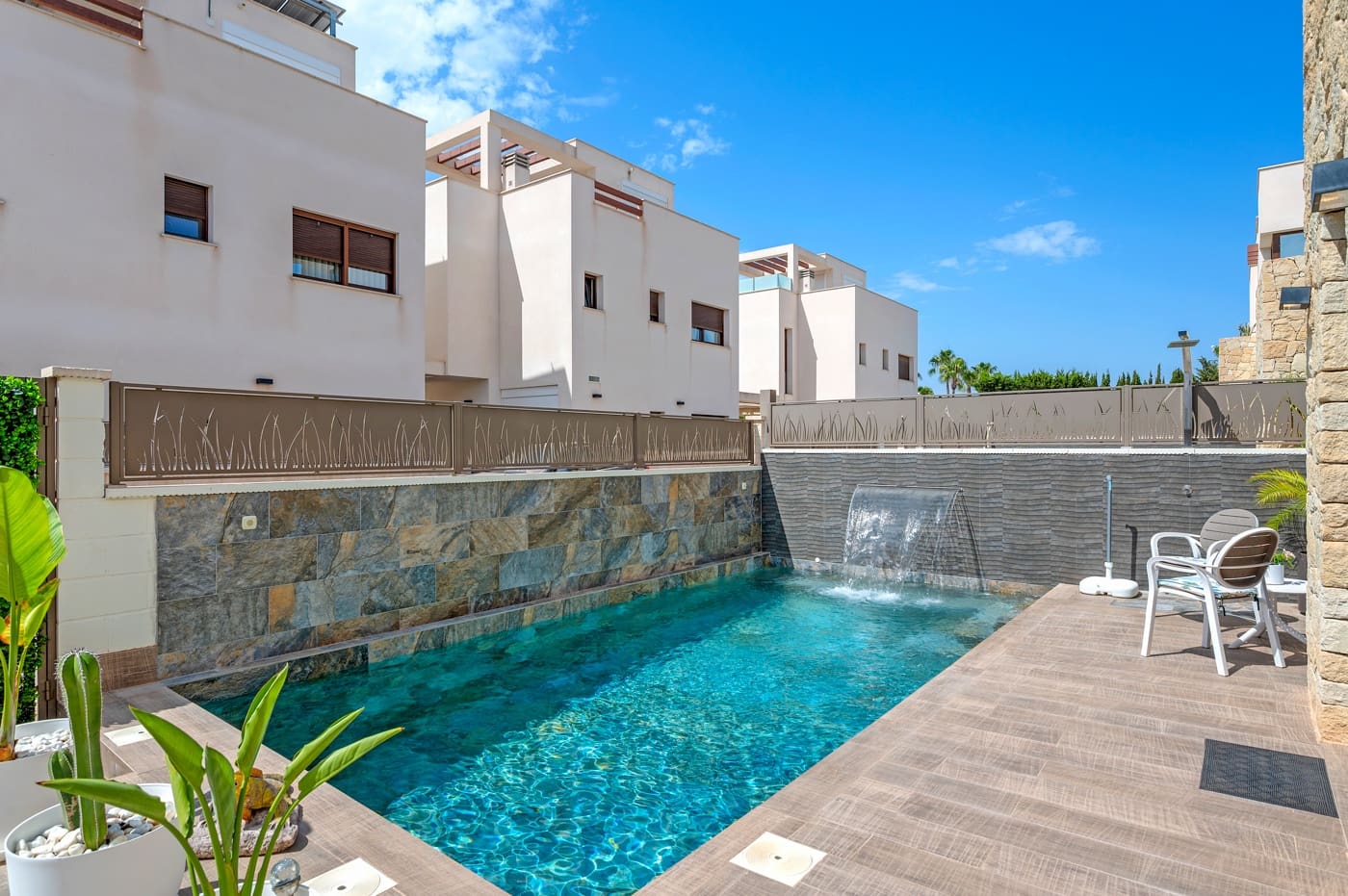 Chalet de 3 habitaciones en Ciudad Quesada en venta con piscina - 475.000 € (Ref: 9072032)