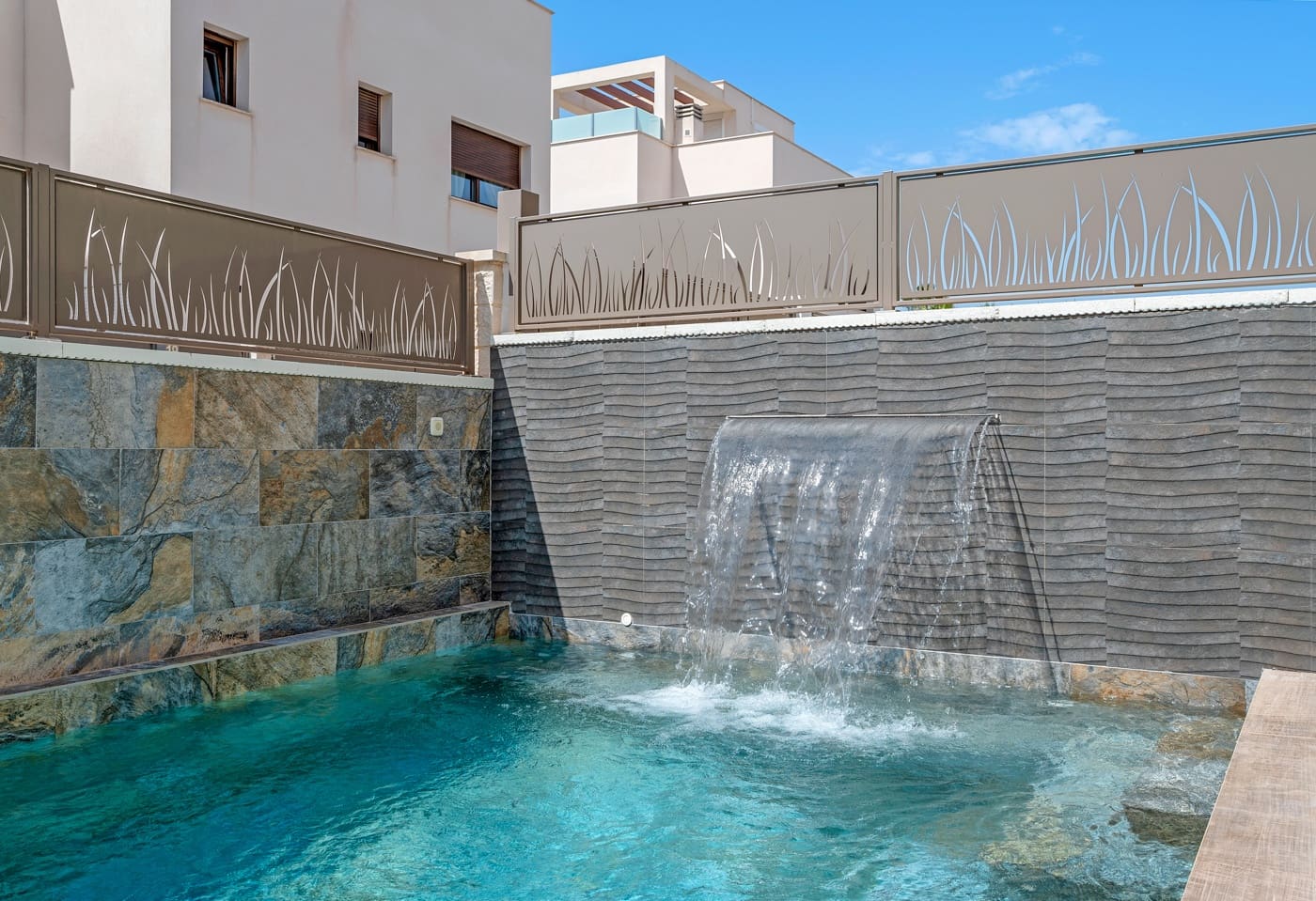 Chalet de 3 habitaciones en Ciudad Quesada en venta con piscina - 475.000 € (Ref: 9072032)