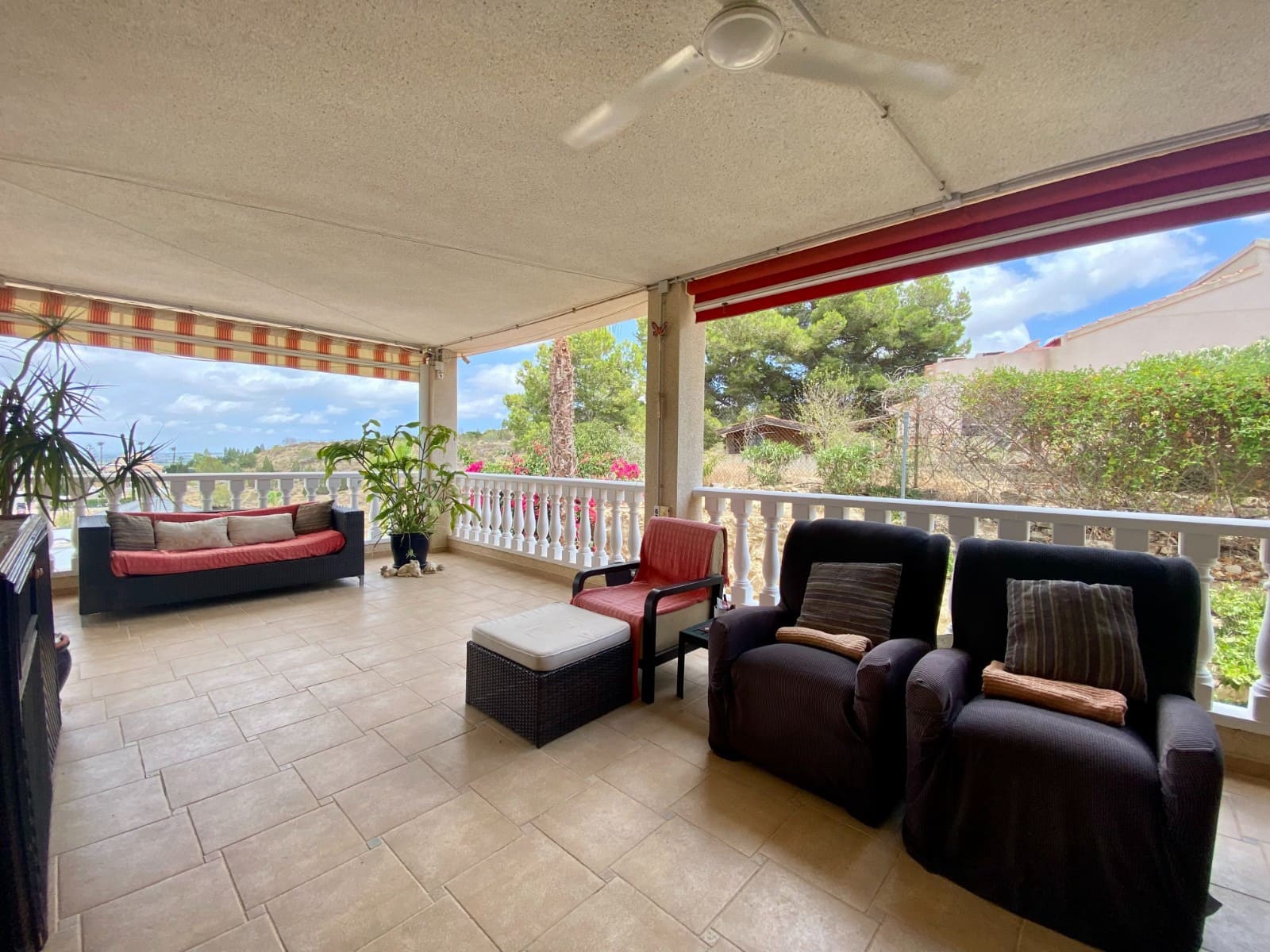 3 sypialnia Willa na sprzedaż w Algorfa z basenem garażem - 599 990 € (Ref: 9126287)