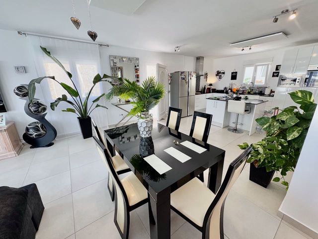 6 bedroom Villa for sale in Ciudad Quesada, Rojales with pool garage - € 635,000 (Ref: 9131656)