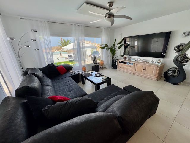6 bedroom Villa for sale in Ciudad Quesada, Rojales with pool garage - € 635,000 (Ref: 9131656)