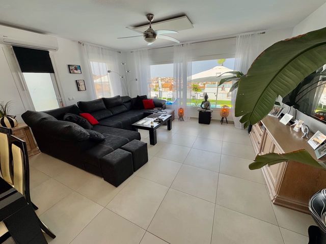 6 bedroom Villa for sale in Ciudad Quesada, Rojales with pool garage - € 635,000 (Ref: 9131656)