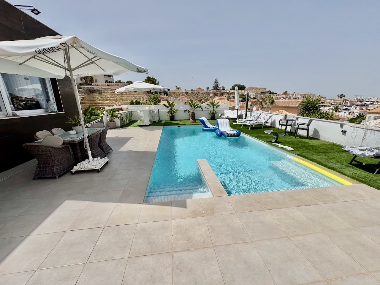 6 bedroom Villa for sale in Ciudad Quesada with pool garage - € 635,000 (Ref: 9131656)