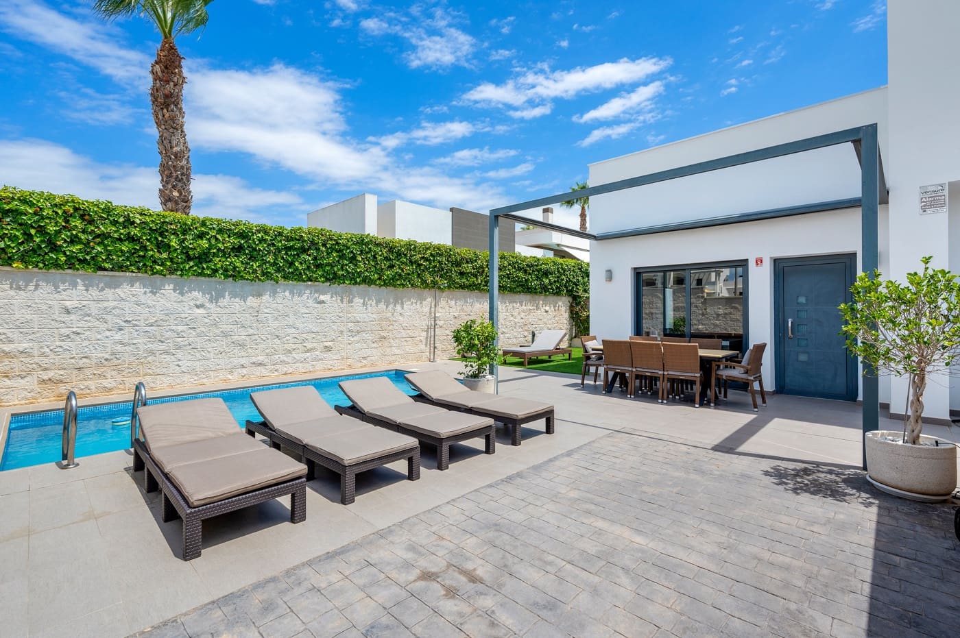 Chalet de 3 habitaciones en Ciudad Quesada en venta con piscina - 480.000 € (Ref: 9167485)