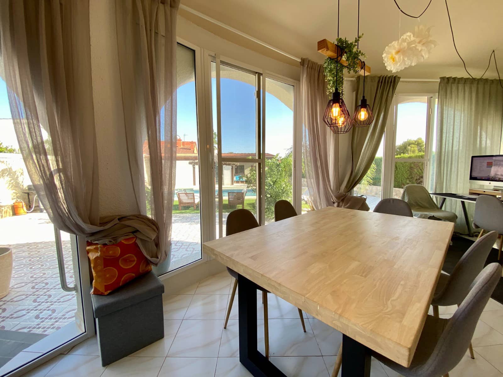 4 makuuhuone Huvila myytävänä paikassa Ciudad Quesada mukana uima-altaan 
autotalli - 549 000 € (Ref: 9221532)