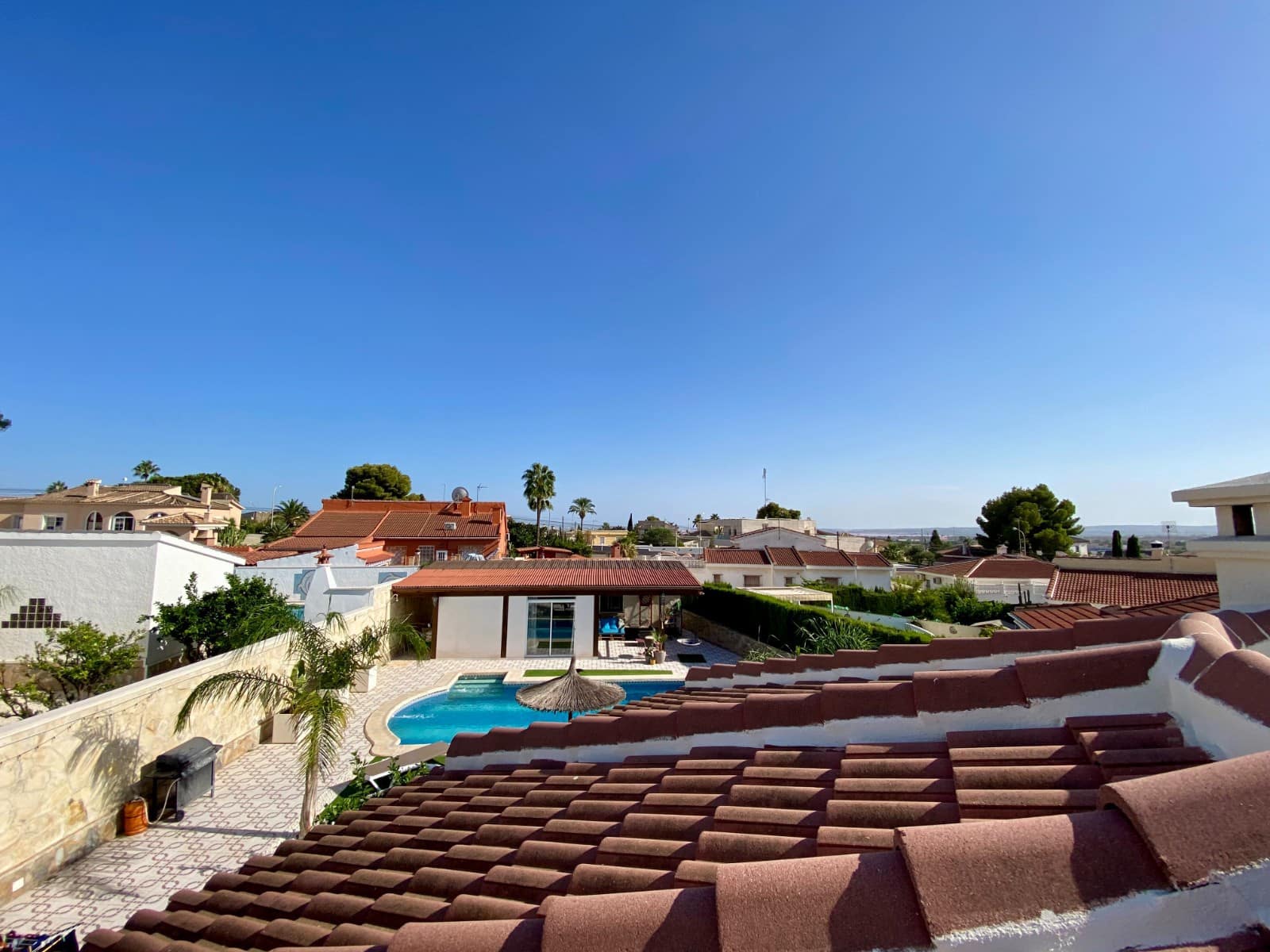 4 makuuhuone Huvila myytävänä paikassa Ciudad Quesada mukana uima-altaan 
autotalli - 549 000 € (Ref: 9221532)