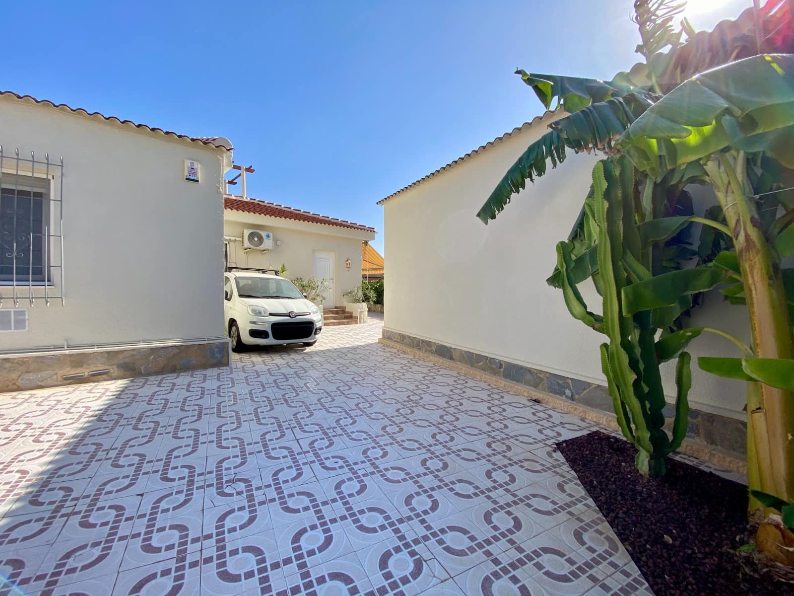 4 makuuhuone Huvila myytävänä paikassa Ciudad Quesada mukana uima-altaan 
autotalli - 549 000 € (Ref: 9221532)